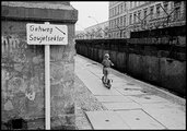 Rollerral Berlin szovjet megszállási zónájában