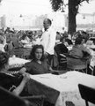 Casino, háttérben az Újpesti rakpart, a Szent István park házai (1942)